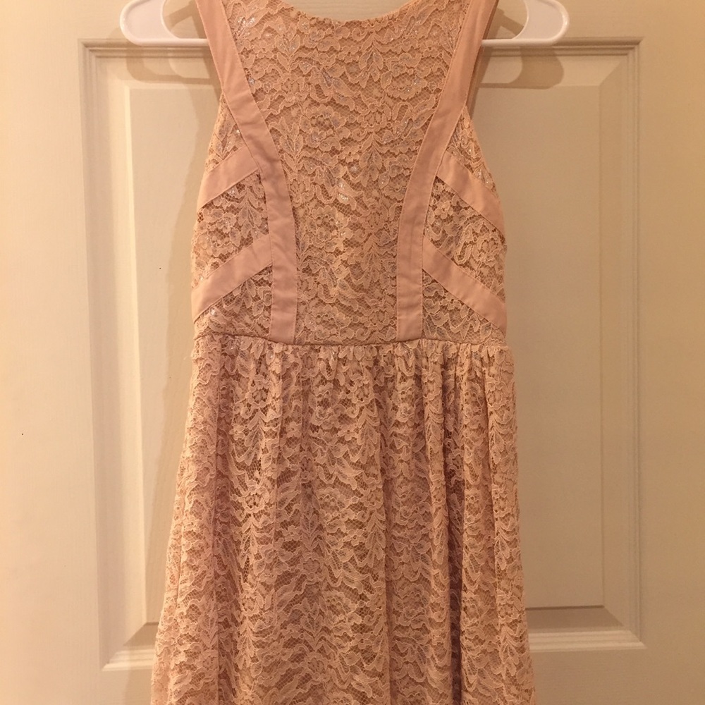 Sleeveless dress